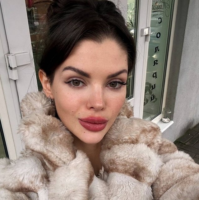 Максиму Евстропову надоело быть женатым? Максиму Евстропову надоело быть женатым?