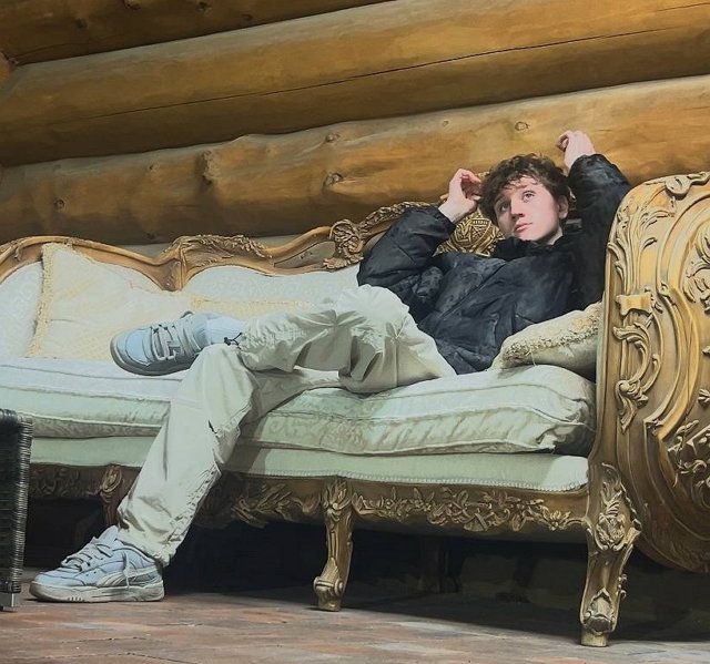 Виктория Андреева высмеивает супруга Вероники Гракович Виктория Андреева высмеивает супруга Вероники Гракович