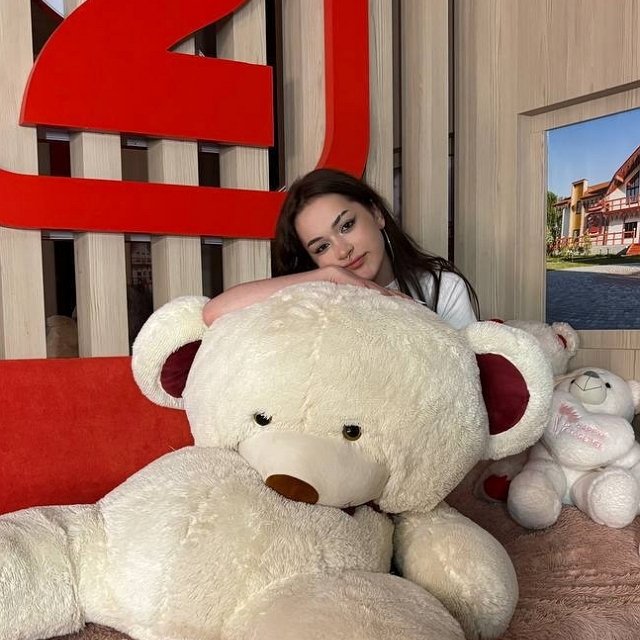 Виктория Андреева высмеивает супруга Вероники Гракович Виктория Андреева высмеивает супруга Вероники Гракович