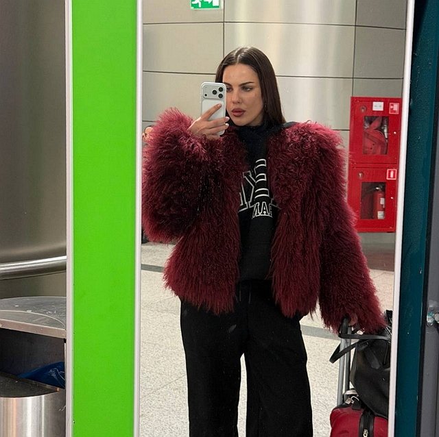 Алёна Опенченко опять оставила на подругу свою кошку