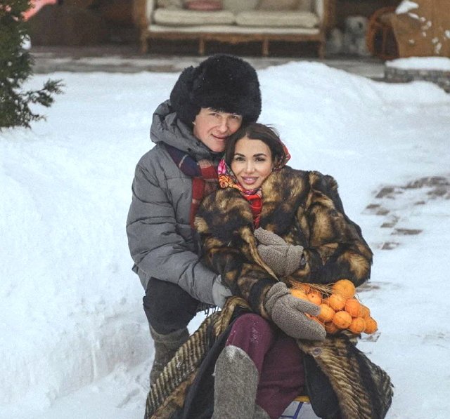 Коллектив напомнил Яббарову о благородстве его экс-жены Коллектив напомнил Яббарову о благородстве его экс-жены