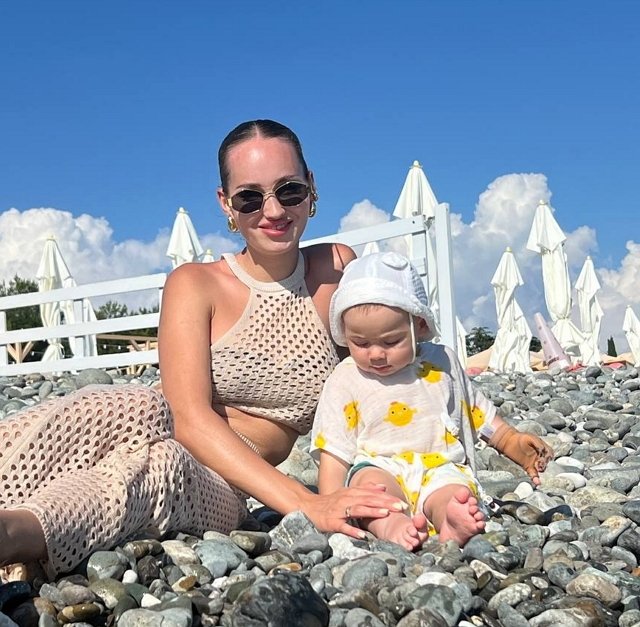 Салибековы вчера отметили вторую годовщину отношений