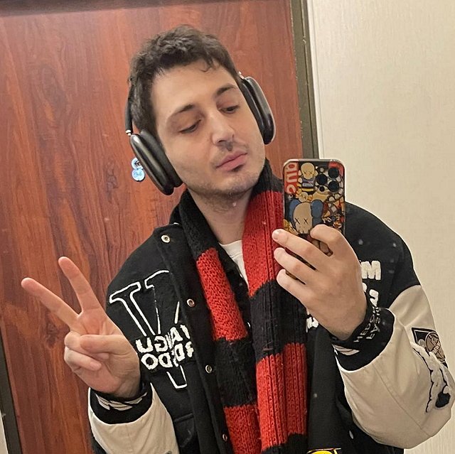 Иосиф Оганесян выгнал из квартиры бывшую жену Иосиф Оганесян выгнал из квартиры бывшую жену