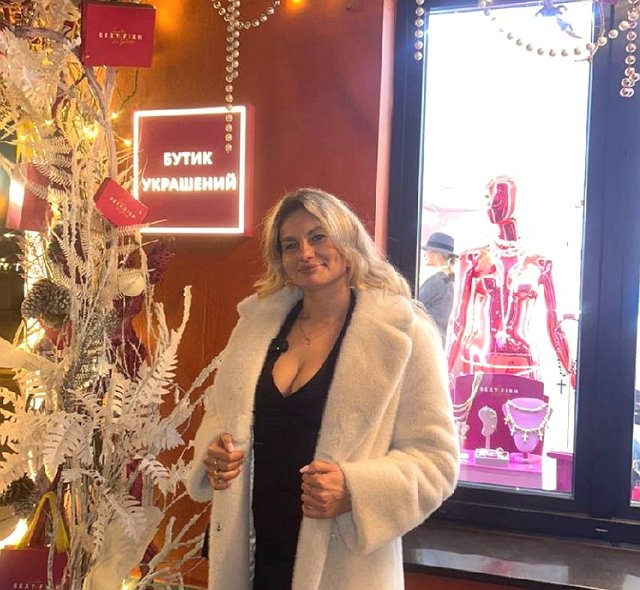 Вероника Гракович заменила молодого кавалера на старого мужа Вероника Гракович заменила молодого кавалера на старого мужа