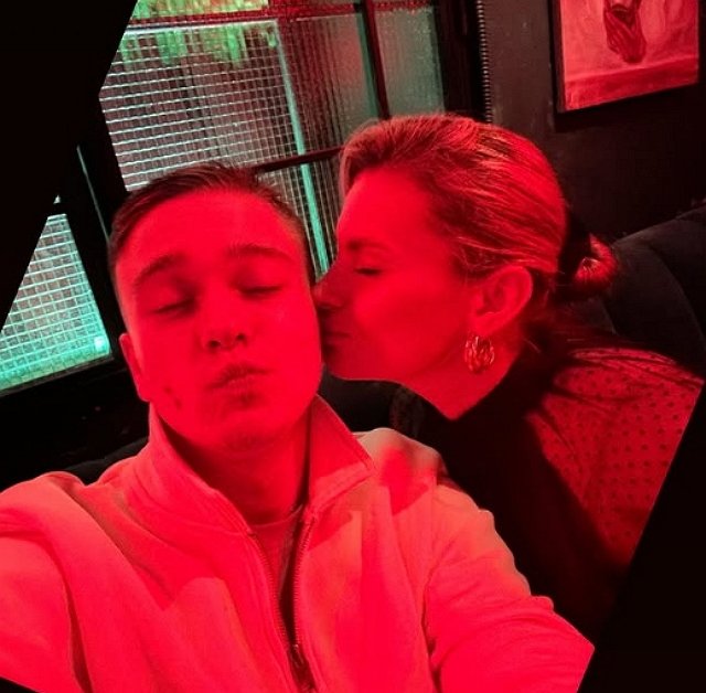 Гавришов лебезить перед Светланой Прель и Вероникой Гракович Гавришов лебезить перед Светланой Прель и Вероникой Гракович