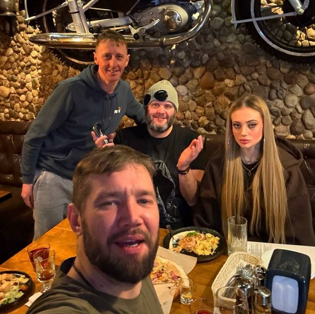 Ксения Карпова нашла подход к брату Альберта Гракович