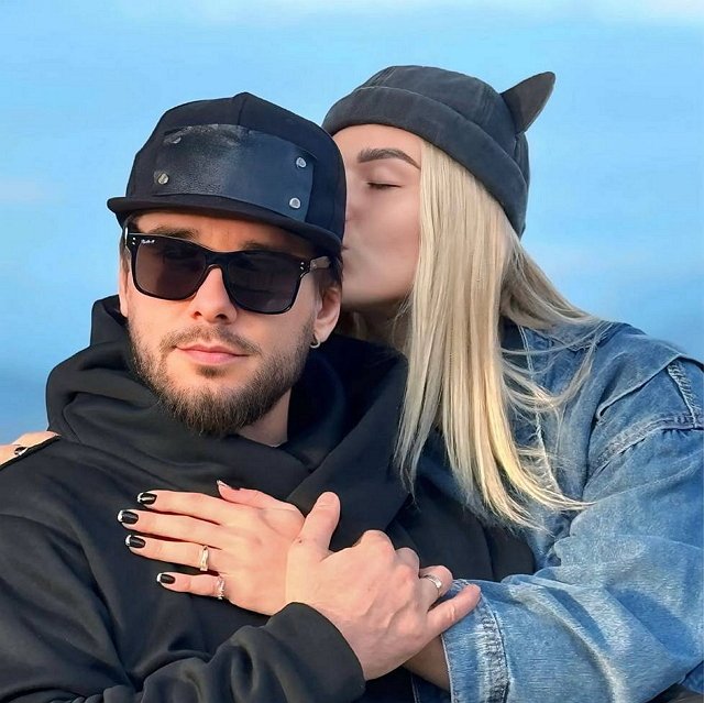 Супруги Евгений и Анастасия Ромашовы переезжают в Китай