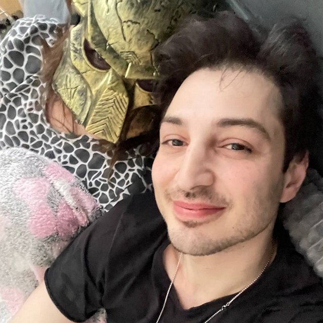 Оганесян не торопится показывать лицо своей девушки в соцсетях