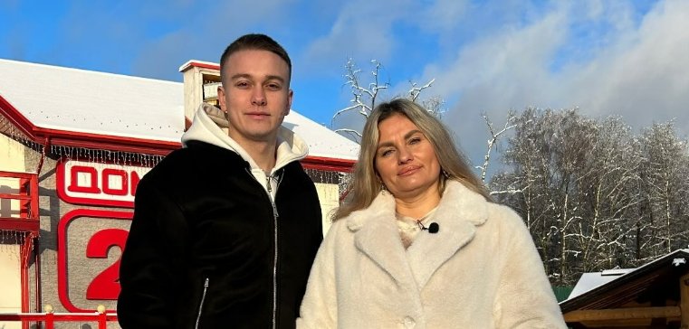 Фанаты с цветами и овациями встретили Веронику и Артёма в Москве