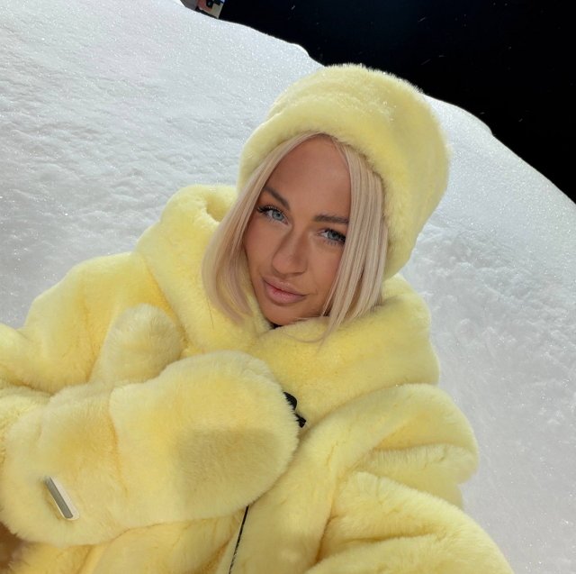 Элина Рахимова обиделась на нового кавалера Элина Рахимова обиделась на нового кавалера