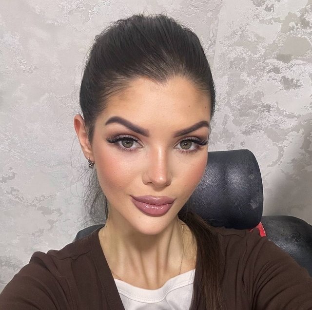 Анна Евстропова уже флиртует с бывшим бойфрендом