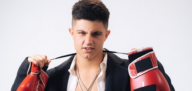 Никита Гуранда «похвастался» повесткой из военкомата