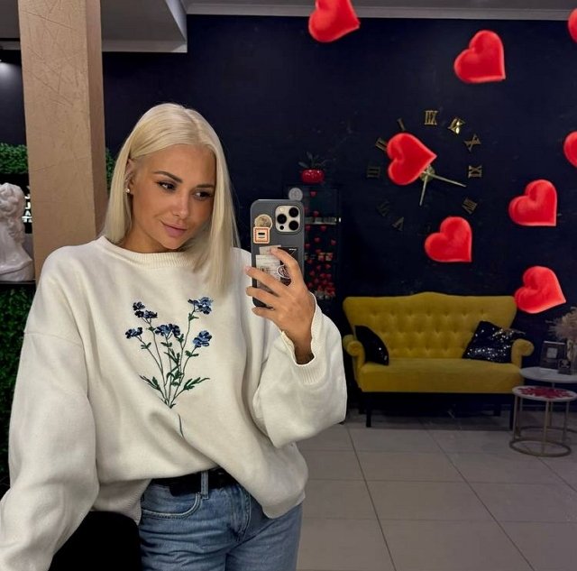 Елена Тепловодская: Смотрите, какая я блонди