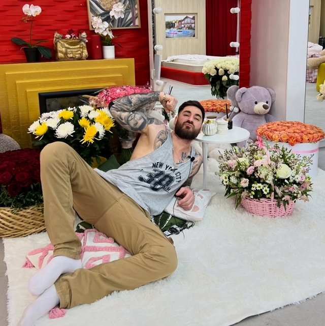 Ведущие заселили Никиту Гуранда с новенькой Марией