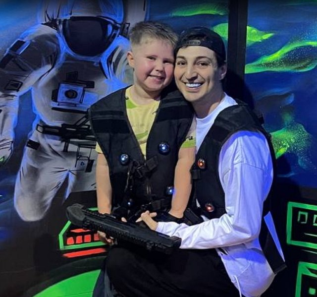 Иосиф Оганесян: Слов она не понимает