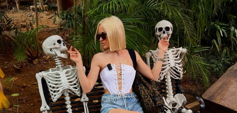 Элина Рахимова больше не участница проекта?