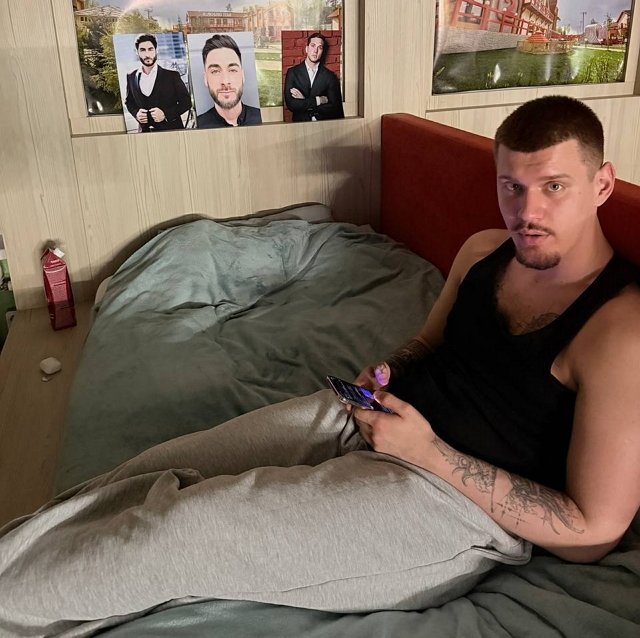 Степан Карпов привлёк внимание двух экс-участниц Дома-2 Степан Карпов привлёк внимание двух экс-участниц Дома-2