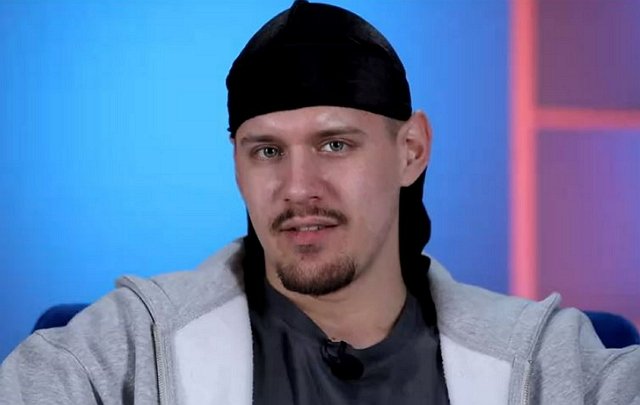 Ксения Нечаева снова унижается перед Степаном Карповым Ксения Нечаева снова унижается перед Степаном Карповым