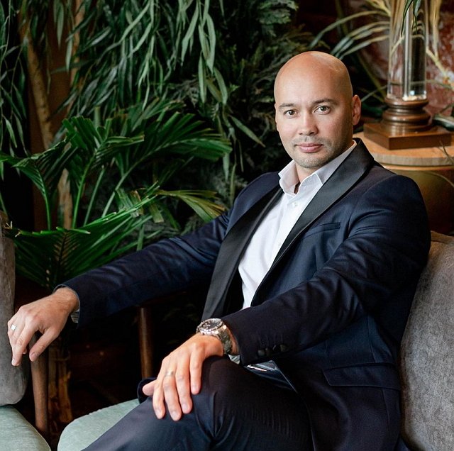 Поклонники Элины Рахимовой не дают покоя Андрею Черкасову