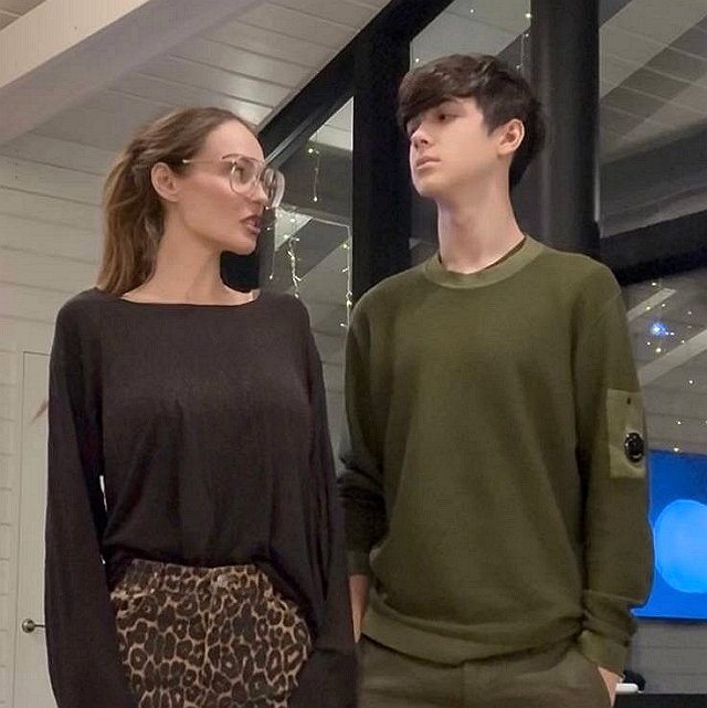 Водонаева могла бы стать ведущей Дома-2 за 30 млн в месяц Водонаева могла бы стать ведущей Дома-2 за 30 млн в месяц