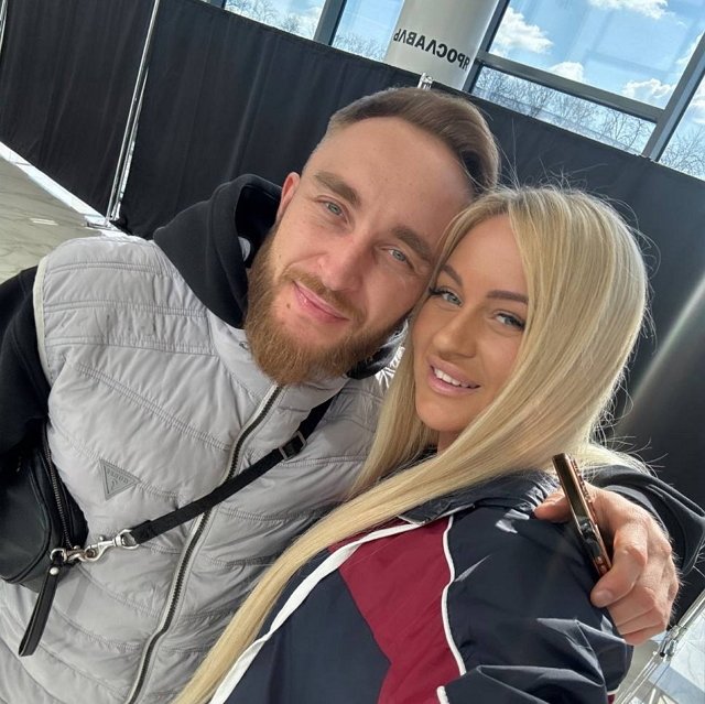 Элина Рахимова отправилась в продолжительное путешествие