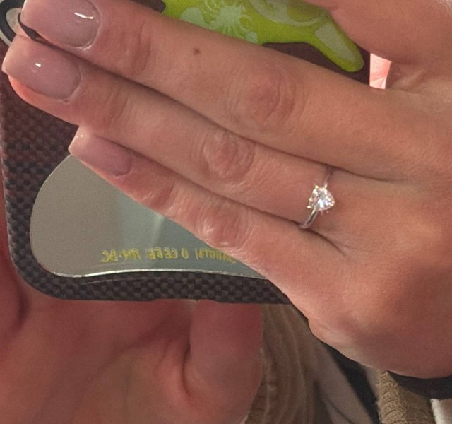 Ксения Нечаева получила в подарок помолвочное кольцо?