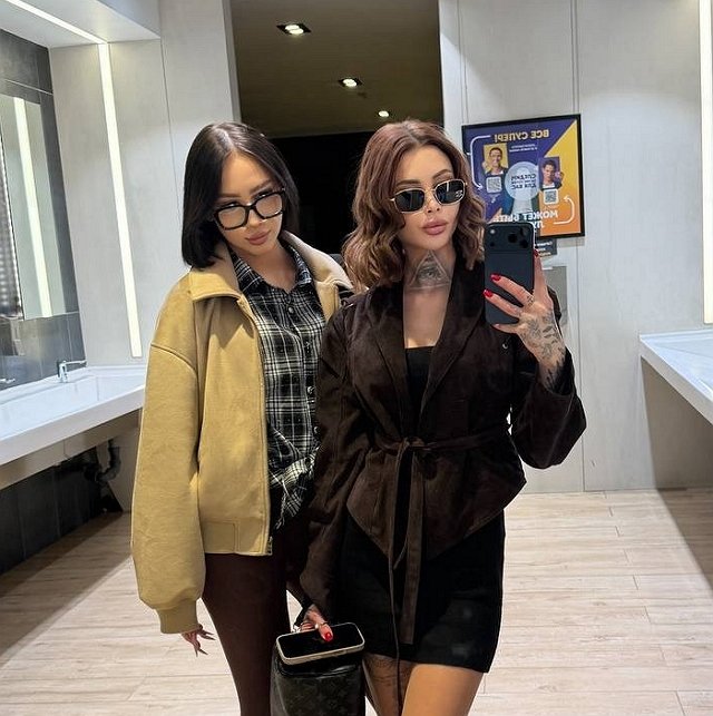 Клавдия Безверхова подарила кольцо Ксении Нечаевой