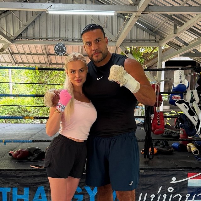 Супруг Марины Страховой украл детей и сбежал из отеля Супруг Марины Страховой украл детей и сбежал из отеля