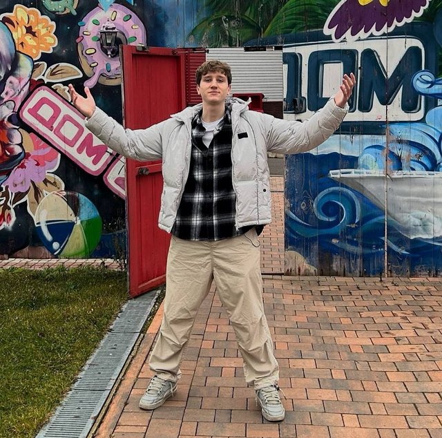 Евгений Сидоров недоволен одинокими девушками Дома-2