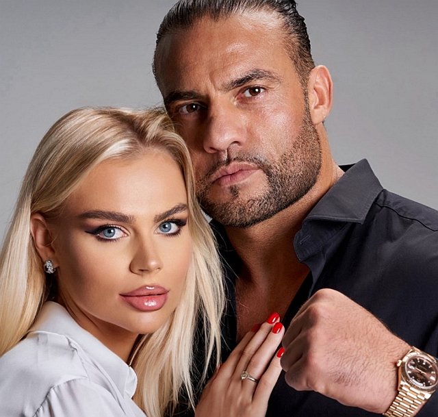 Марина Страхова воссоединилась со своим мужем-ревнивцем