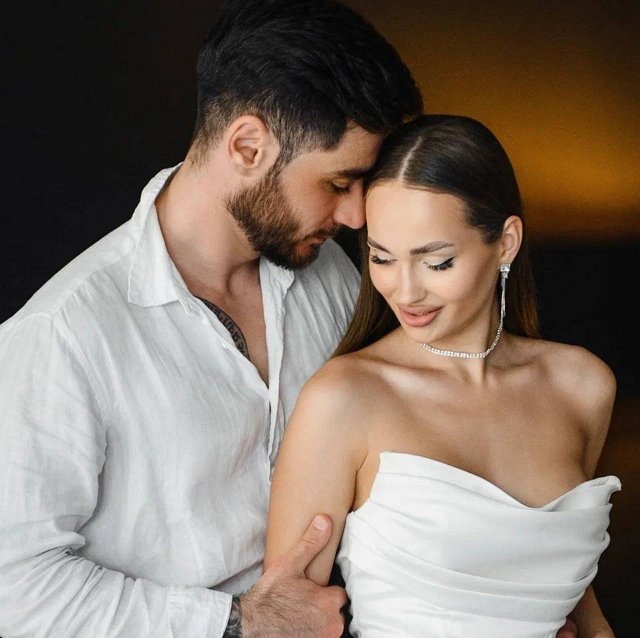 Нонна Щукина сходила в ресторан в компании Салибековых