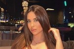 Евгения Хорошева летит в Китай, чтобы помириться с мужем?
