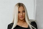 Элина Рахимова ни на шаг не отходит от Игорь Григорьева