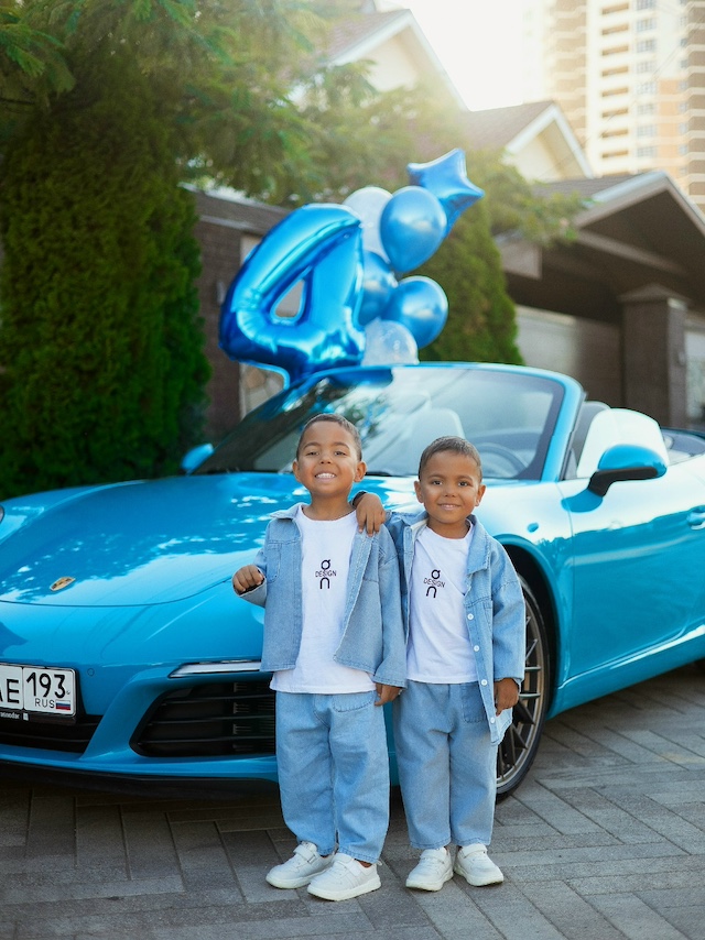Фото с празднования 4-летия сыновей Юлии Ефременковой