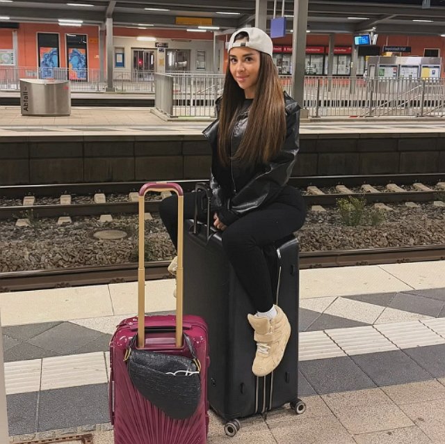 Евгения Дорожкина простилась с Хулиганом и уехала в Амстердам